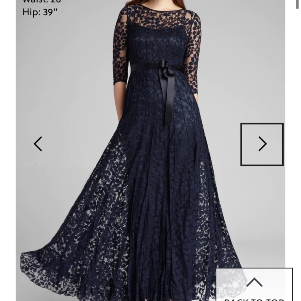 NWT Teri Jon Size 8 Navy Lace dress with satin sash